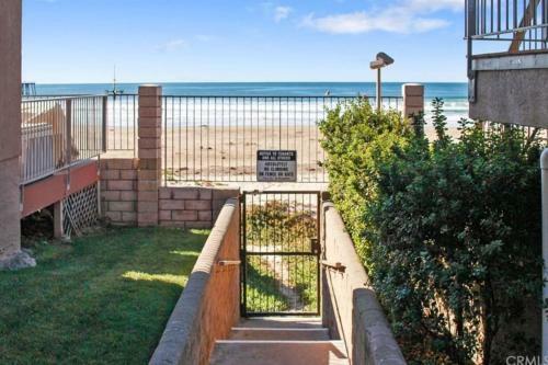 Beachfront 3 Bdr Downtown Pismo
