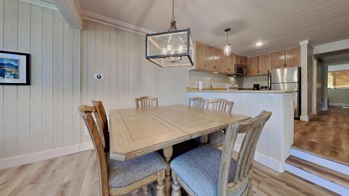 Apartamento Steps From Mammoth Mountain, Fireplace, Free Parking! Condo