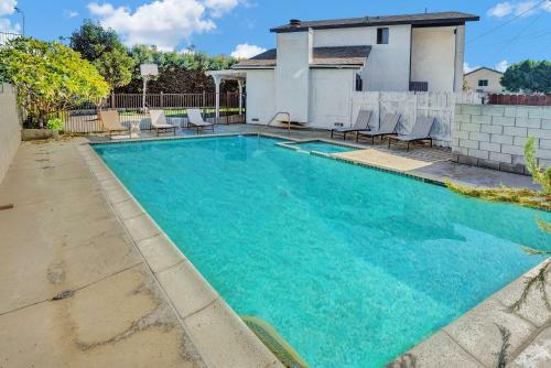 A Super Private La Home With Amazing Design And Pool & Spa