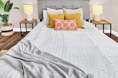 A Super Private La Home With Amazing Design And Pool & Spa