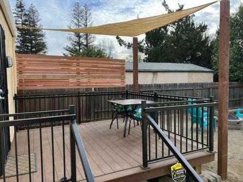 Artsy 2br Home 5 Min From Ucd Med Ctr & Sac State