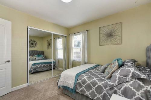 Artsy 2br Home 5 Min From Ucd Med Ctr & Sac State