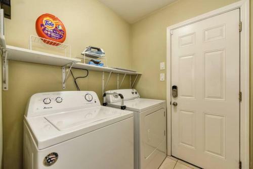 Artsy 2br Home 5 Min From Ucd Med Ctr & Sac State
