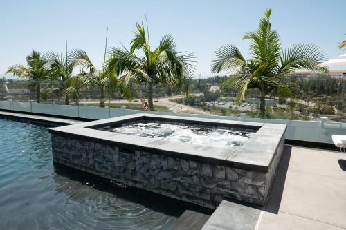 New Modern Luxury Estate - Pool, Slide, Grotto