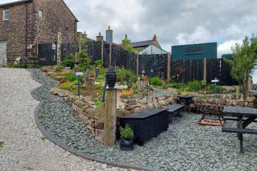 Peak District Cottage Set In 5 Acres Near Buxton