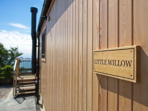 Little Willow - Uk5998