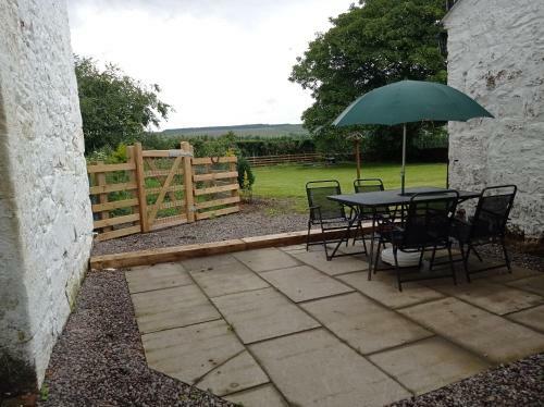 Old Hall Farmhouse, Sleeps 6. Dogs Welcome.