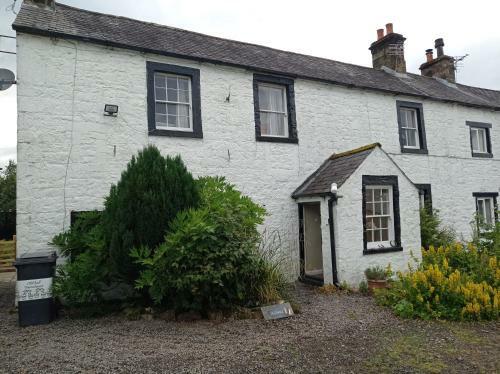 Old Hall Farmhouse, Sleeps 6. Dogs Welcome.