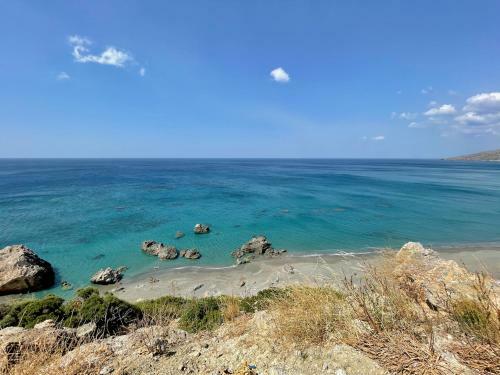 Endless Blue Beachfront Villa!