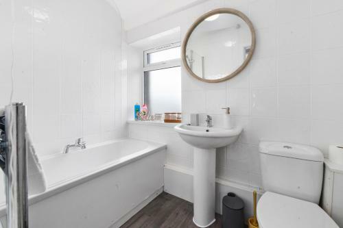 Village Cwtch Whitchurch 2 Bedroom Apartment