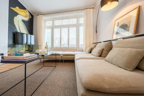 Royal Apartment By T? Sa