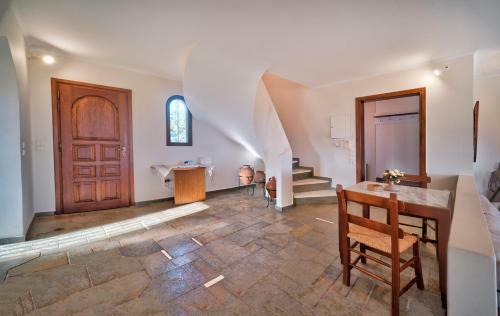 Sounio Beachfront Villa