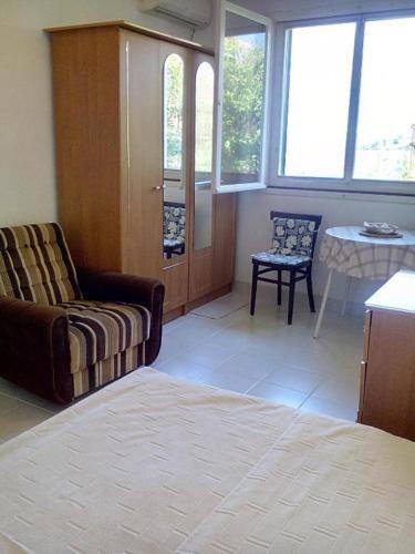 Apartments By The Sea Necujam, Solta - 19067