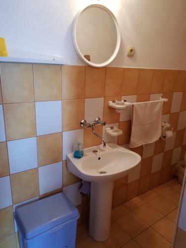 Apartments Mladenka