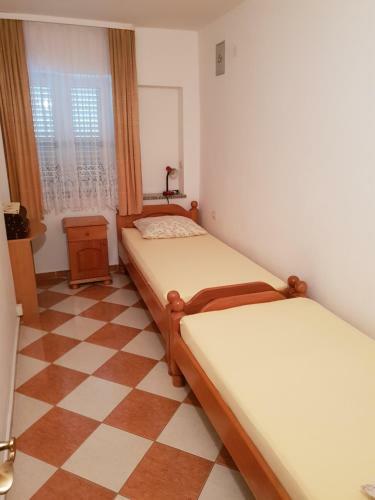 Apartments Mladenka