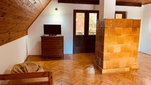 Apartamento T?lev�l/pine-needles