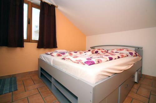 Hostal 4 Bedroom Guest House In Tisno
