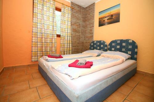 Hostal 4 Bedroom Guest House In Tisno