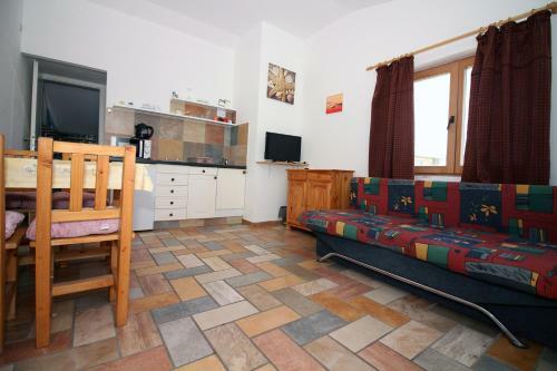 Hostal 4 Bedroom Guest House In Tisno