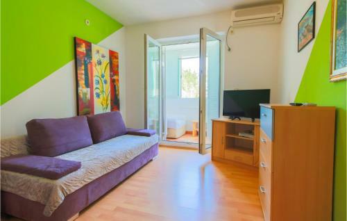 Awesome Apartment In Turanj With 1 Bedrooms