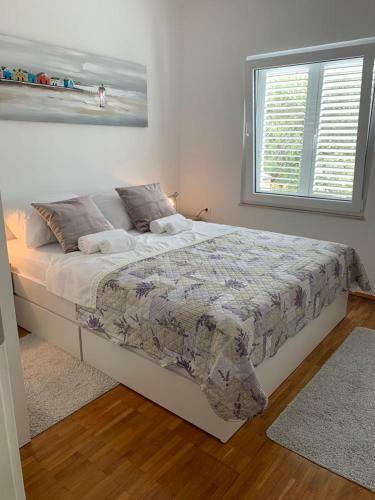Tara?s Apartman Supetar