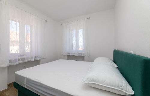 Apartmani ?anaki Supetar