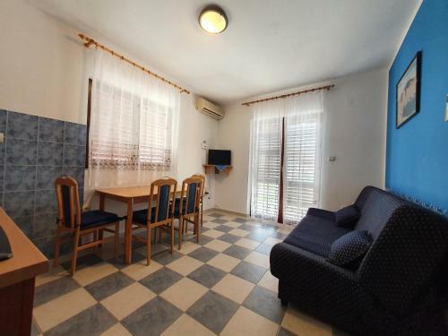 Apartmani Tribunj Biserka