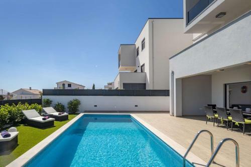 Beautiful Villa Bazzar