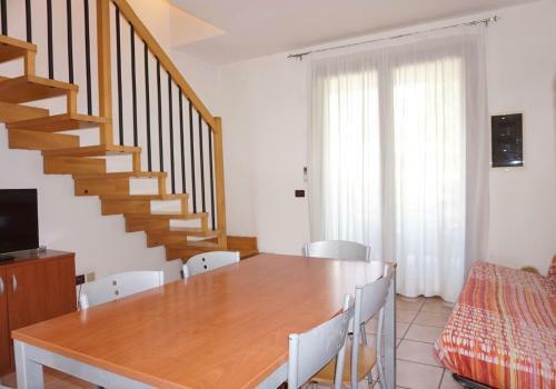 Modern Residence With Pool Quiet Location - Apartment With Private Garden