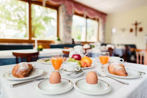 Hostal Felsenegg
