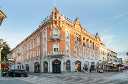 Cadoro City Center Apartments