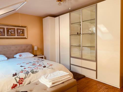 Ginger Apartmant
