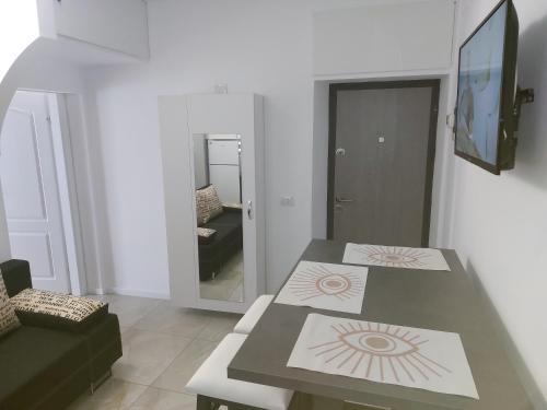 Water Lily Apartment Studio 2