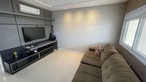 Sobrado Com Piscina E Churrasqueira de Alto Padr�o Em Foz