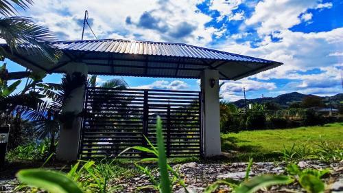 Acogedora Casa de Campo Con Vista A La Monta�a