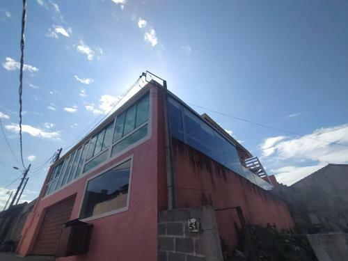 Casa Rosa De Vidro