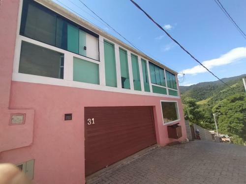 Casa Rosa De Vidro