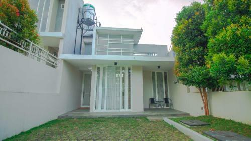 Villa Kedondong With Private Pool And Rooftop
