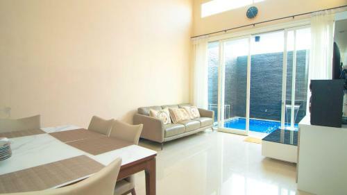 Villa Kedondong With Private Pool And Rooftop