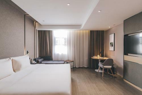 Atour Hotel Ningbo Jishi Harbor Outlets