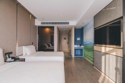Atour Hotel Ningbo Jishi Harbor Outlets