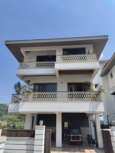 Villa Gandhi Mention