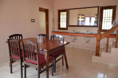 Hostal Akka Cottage (home Stay)