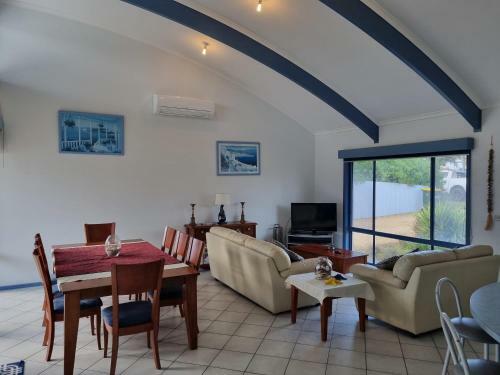 Posada Blue Poles - Pet Friendly