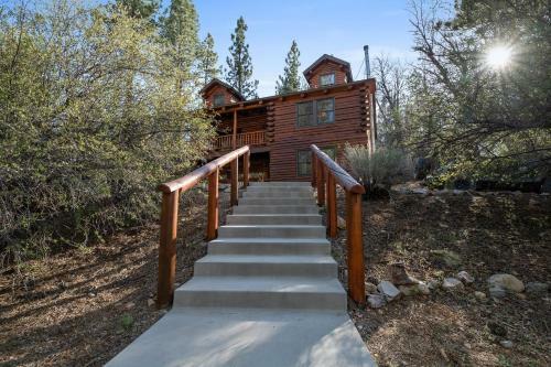 Bear Hollow Retreat-a Luxurious Secluded Log Cabin