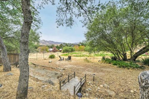 Charming Home Less Than 10 Mi To Sequoia Natl Park!