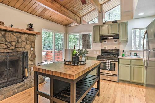 Relaxing Twin Peaks Retreat With Deck And Grill!