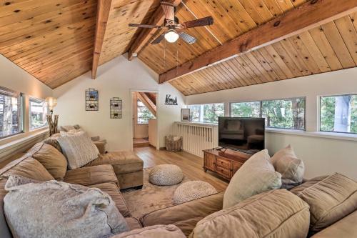 Relaxing Twin Peaks Retreat With Deck And Grill!