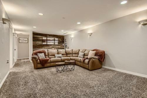 6913 W 71st Place
