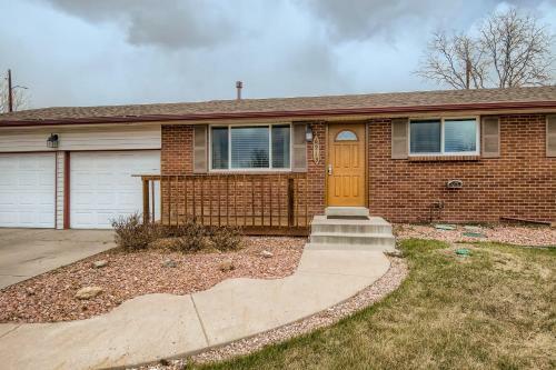 6913 W 71st Place